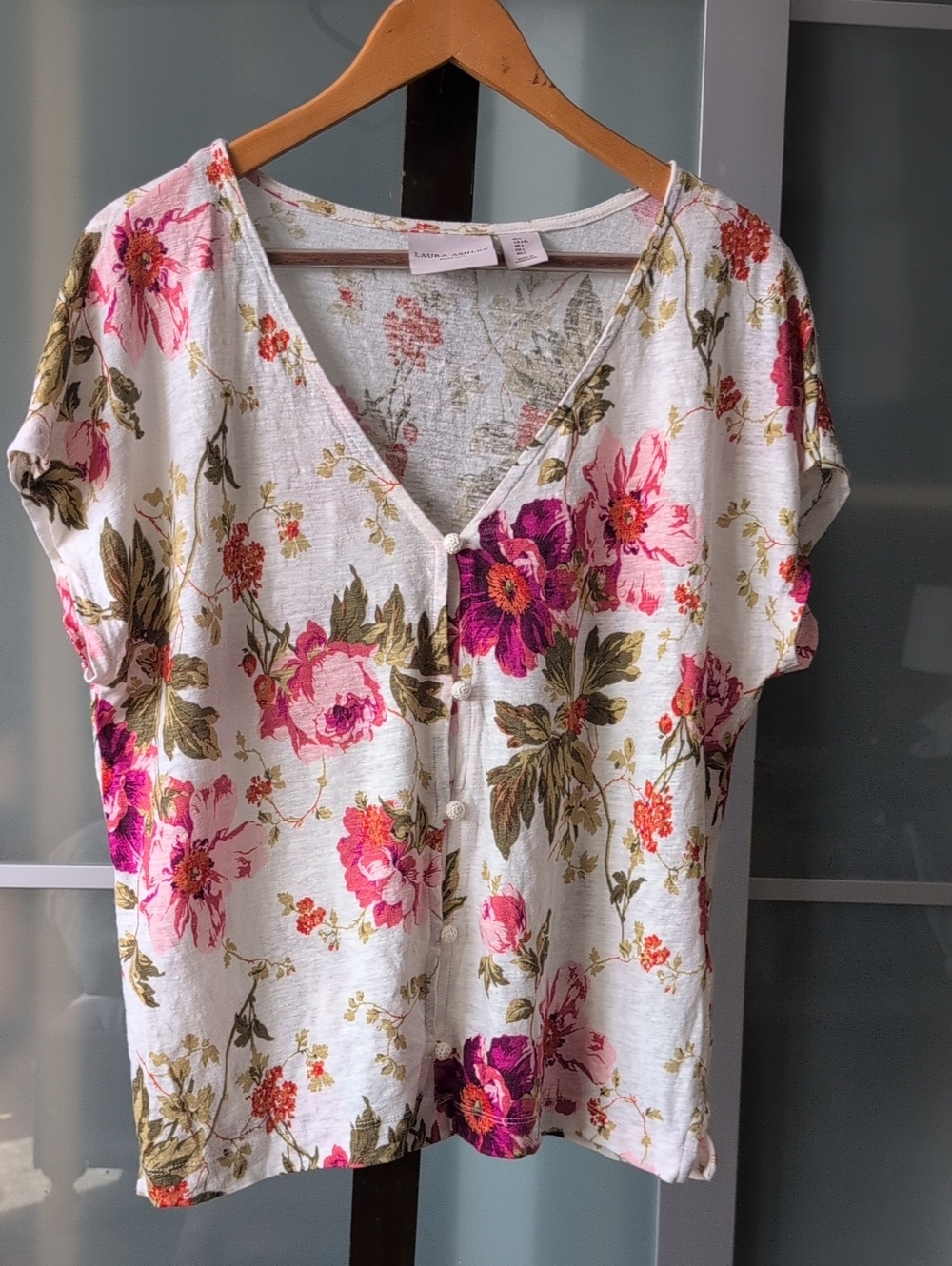 Laura Ashley White Button-Front Floral V-Neck Top - Large